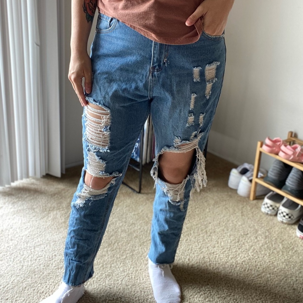 “HH Jeans Los Angeles” Ripped Jeans